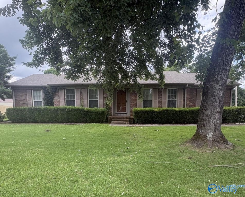 902 Jackson Drive, Athens, AL 35611