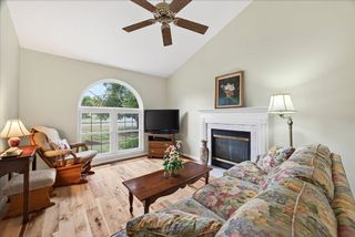 4 ASHLEIGH DR, Waynesboro, VA 22980