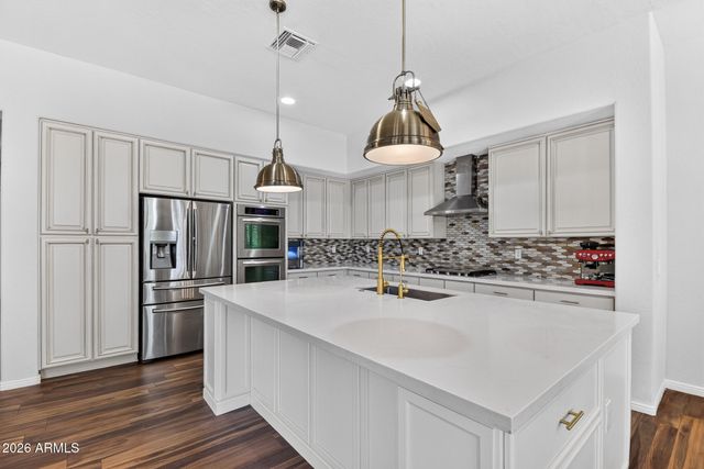 1976 W BLUE RIDGE Court, Chandler, AZ 85248
