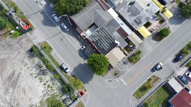 890 E 28th St, Hialeah, FL 33013