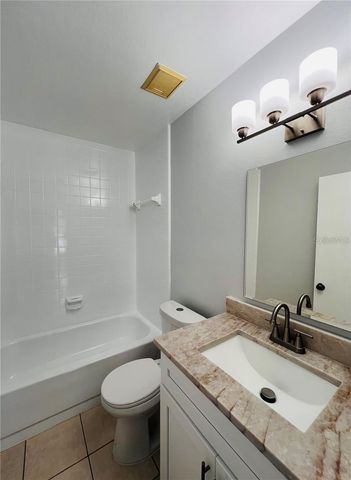 4013 DREAM OAK PLACE 201, Tampa, FL 33613