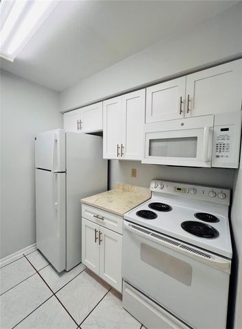 4013 DREAM OAK PLACE 201, Tampa, FL 33613