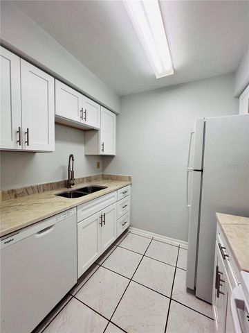 4013 DREAM OAK PLACE 201, Tampa, FL 33613