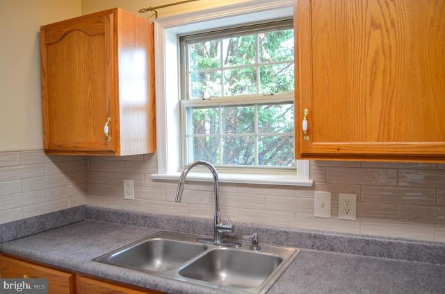 85 CHATHAM LN, Red Lion, PA 17356