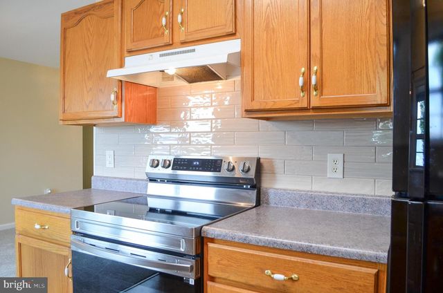 85 CHATHAM LN, Red Lion, PA 17356