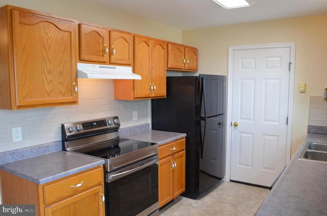85 CHATHAM LN, Red Lion, PA 17356