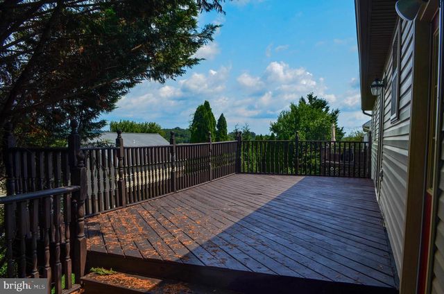 85 CHATHAM LN, Red Lion, PA 17356