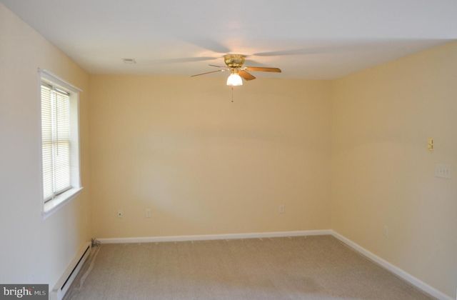 85 CHATHAM LN, Red Lion, PA 17356