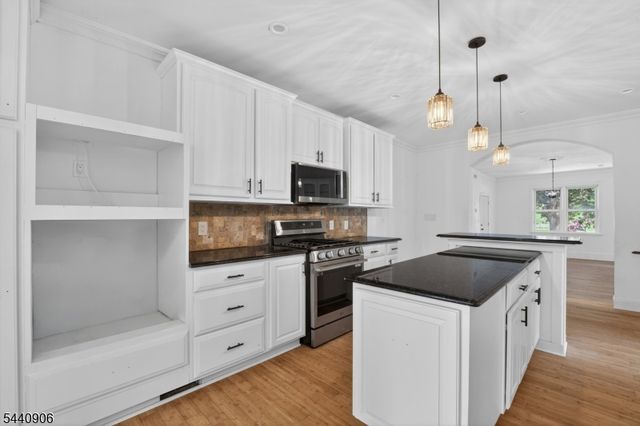 797 Passaic Ave, West Caldwell Twp., NJ 07006