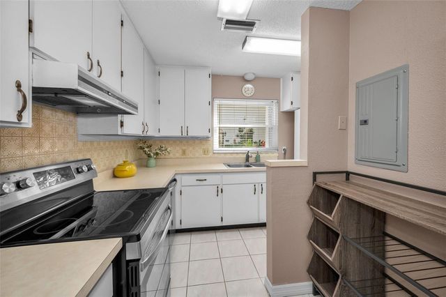 2700 BAYSHORE BOULEVARD 555, Dunedin, FL 34698