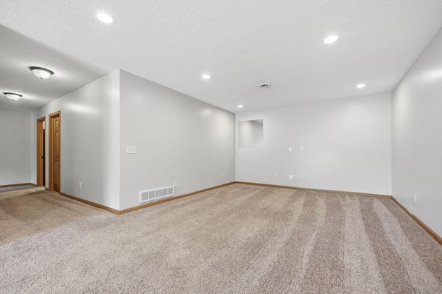 7748 Lamont Avenue NE, Otsego, MN 55301