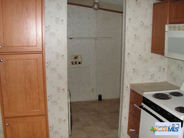 106 Gbrv Loop, Canyon Lake, TX 78133