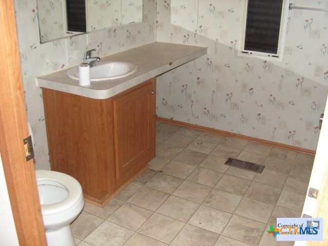 106 Gbrv Loop, Canyon Lake, TX 78133