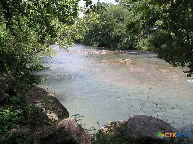 106 Gbrv Loop, Canyon Lake, TX 78133