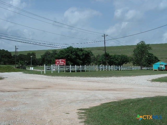 106 Gbrv Loop, Canyon Lake, TX 78133