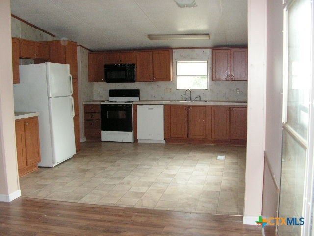 106 Gbrv Loop, Canyon Lake, TX 78133