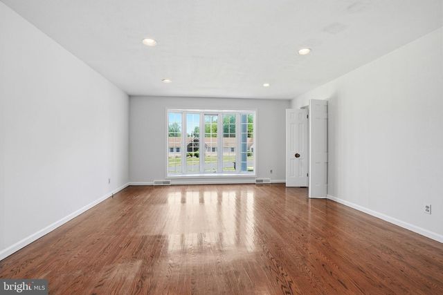 1840 NICHOLAS DR, Huntingdon Valley, PA 19006