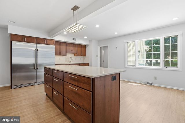 1840 NICHOLAS DR, Huntingdon Valley, PA 19006
