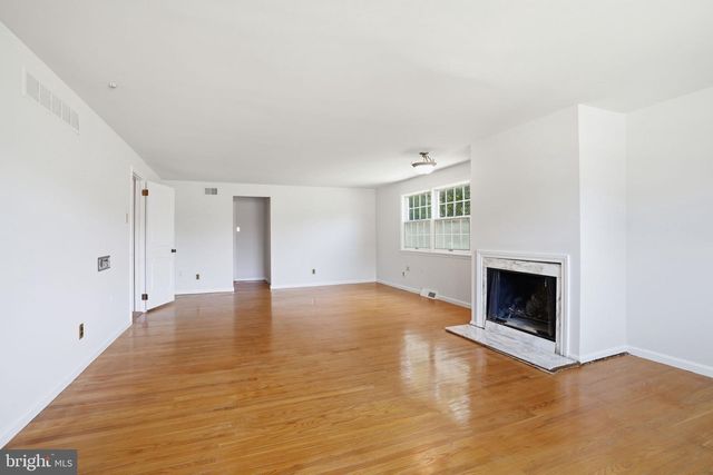 1840 NICHOLAS DR, Huntingdon Valley, PA 19006