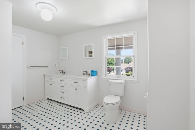 1840 NICHOLAS DR, Huntingdon Valley, PA 19006