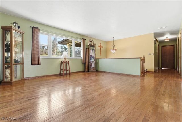 20 Mustang Acres, Parkersburg, WV 26104