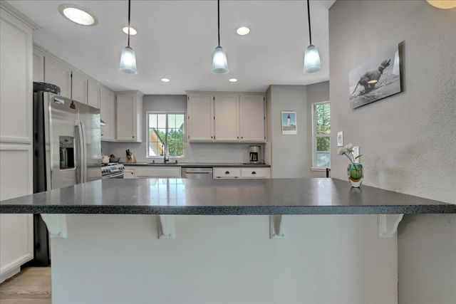 10971 Juanita Ct, Grass Valley, CA 95949