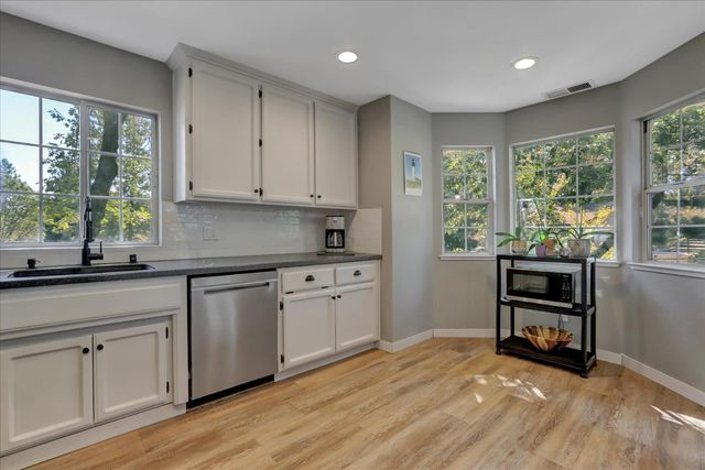 10971 Juanita Ct, Grass Valley, CA 95949