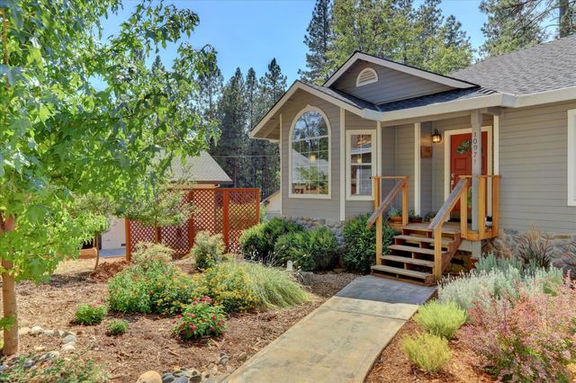 10971 Juanita Ct, Grass Valley, CA 95949