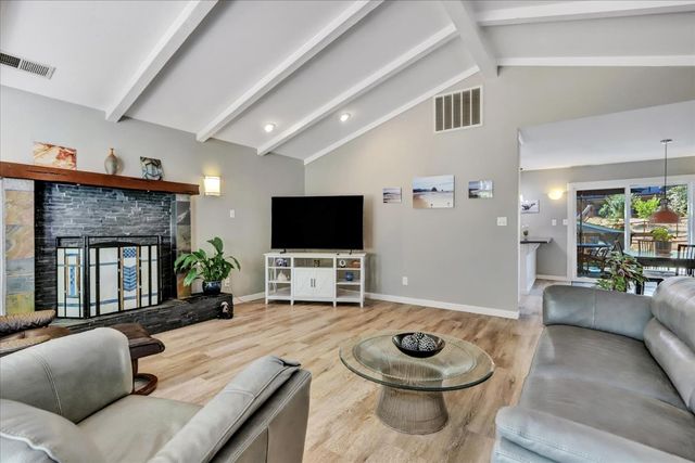 10971 Juanita Ct, Grass Valley, CA 95949