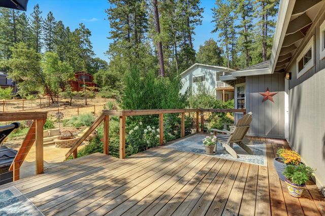 10971 Juanita Ct, Grass Valley, CA 95949