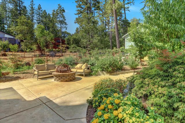 10971 Juanita Ct, Grass Valley, CA 95949