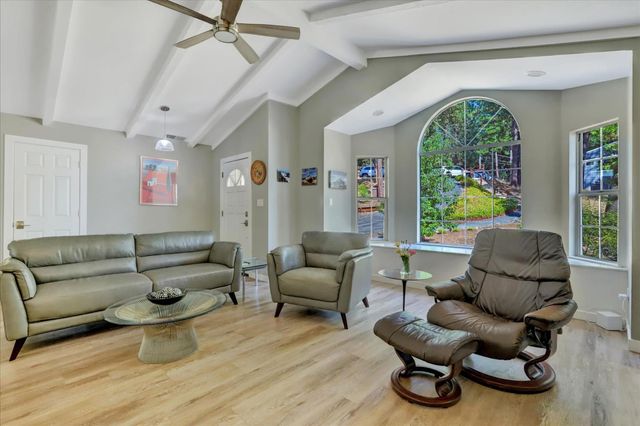 10971 Juanita Ct, Grass Valley, CA 95949