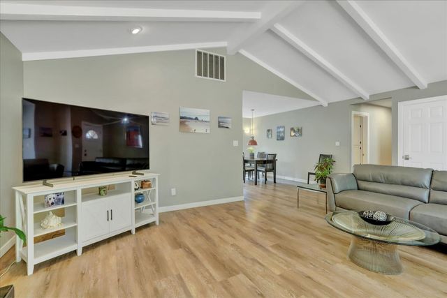 10971 Juanita Ct, Grass Valley, CA 95949