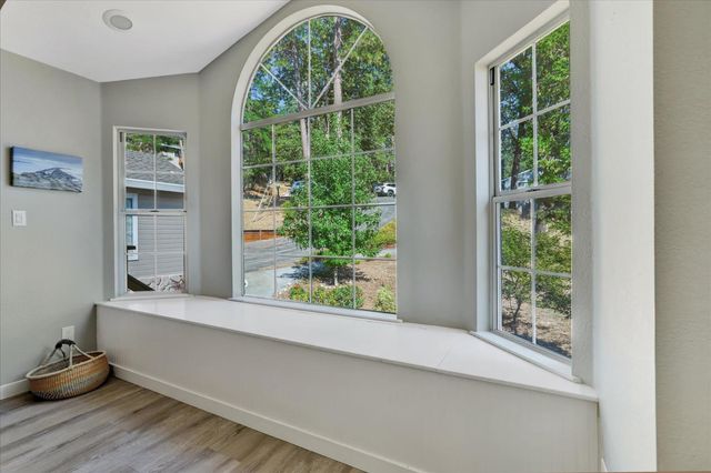 10971 Juanita Ct, Grass Valley, CA 95949