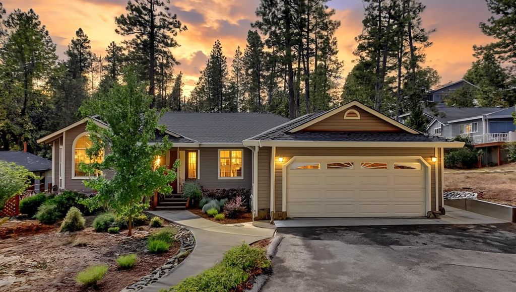 10971 Juanita Ct, Grass Valley, CA 95949