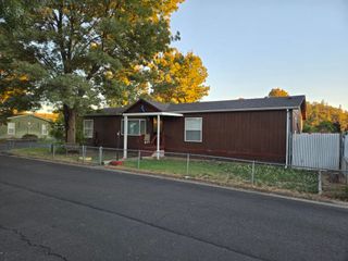 633 E Archwood Drive 101, Eagle Point, OR 97524