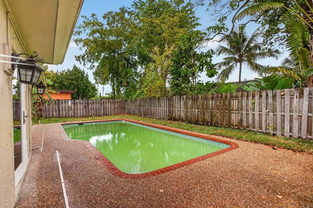 8122 NW 73rd Avenue, Tamarac, FL 33321