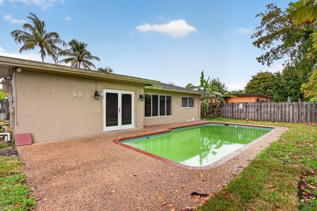 8122 NW 73rd Avenue, Tamarac, FL 33321
