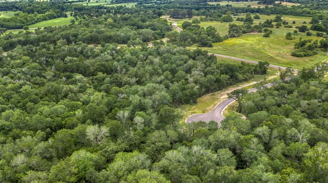 2-26 Millwood Trail, Brenham, TX 77833