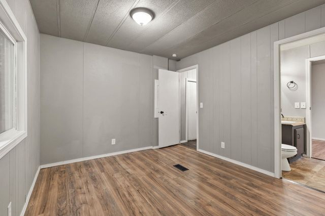 35312 N Newport Hwy, Chattaroy, WA 99003