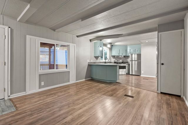 35312 N Newport Hwy, Chattaroy, WA 99003