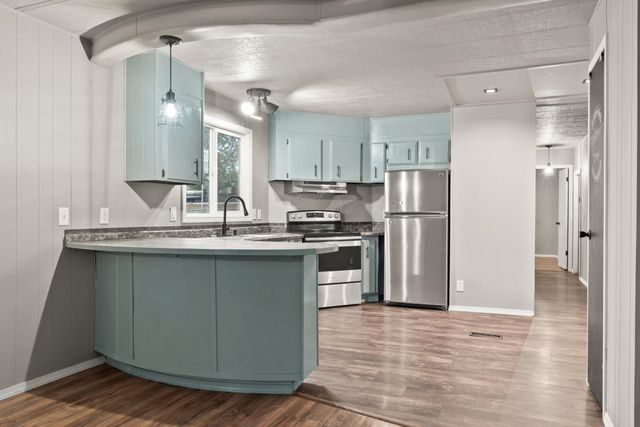 35312 N Newport Hwy, Chattaroy, WA 99003