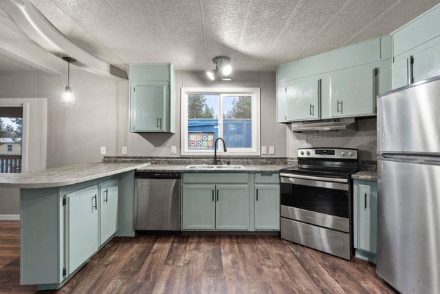 35312 N Newport Hwy, Chattaroy, WA 99003