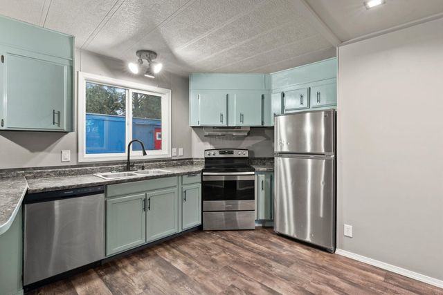 35312 N Newport Hwy, Chattaroy, WA 99003