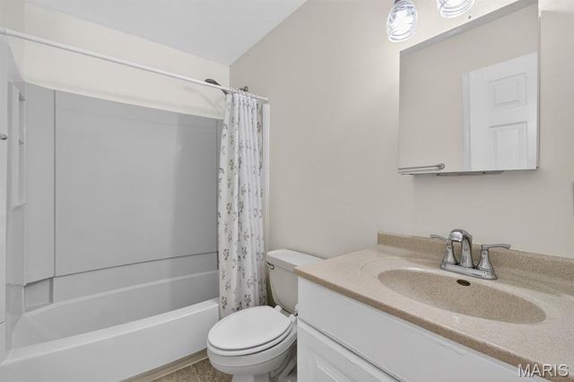 2809 Mayer Drive 2809, St Charles, MO 63301