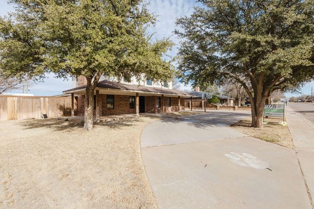 2508 N 4th Street, Tahoka, TX 79373