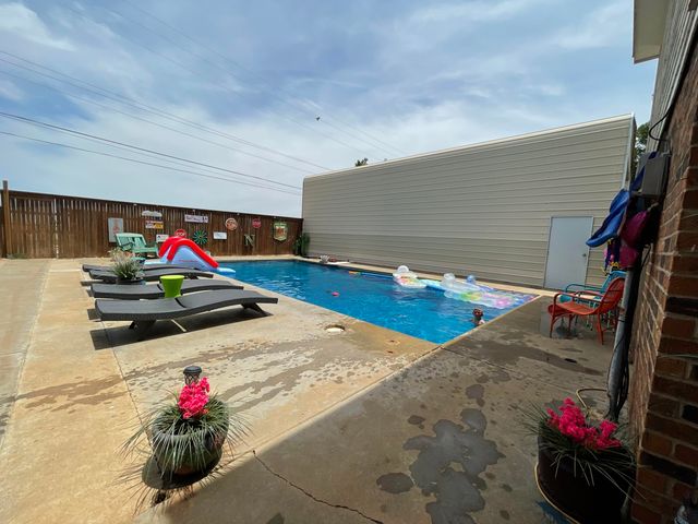 2508 N 4th Street, Tahoka, TX 79373