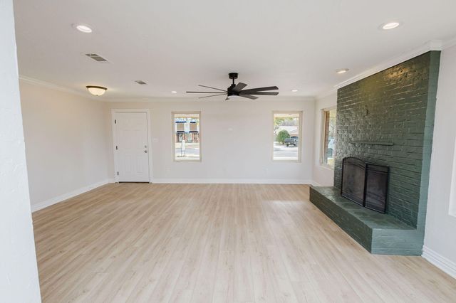 2508 N 4th Street, Tahoka, TX 79373