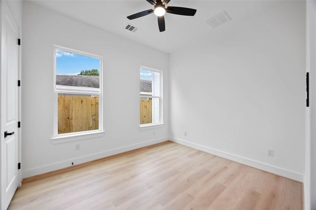 4430 Knoxville Street A-B, Houston, TX 77051