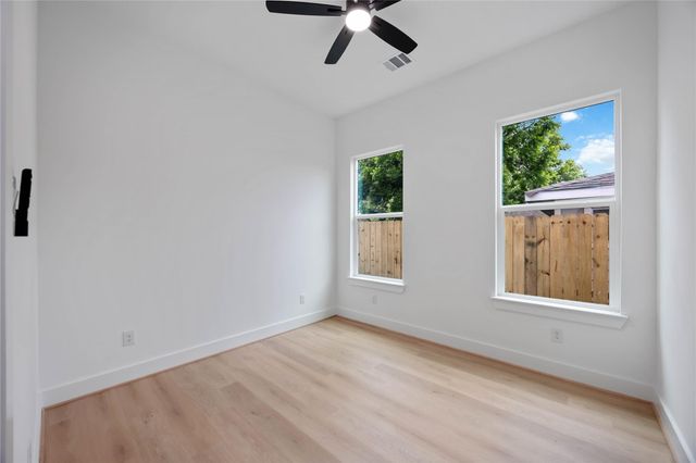 4430 Knoxville Street A-B, Houston, TX 77051